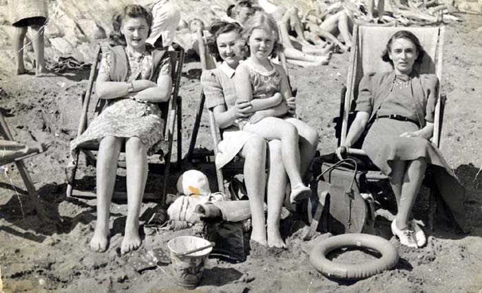 aida & rosemary at beach