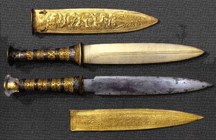 tutankhamun's bronze and iron knives 1