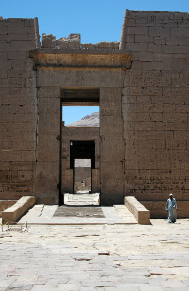 medinet_habu_jul_2006_0027