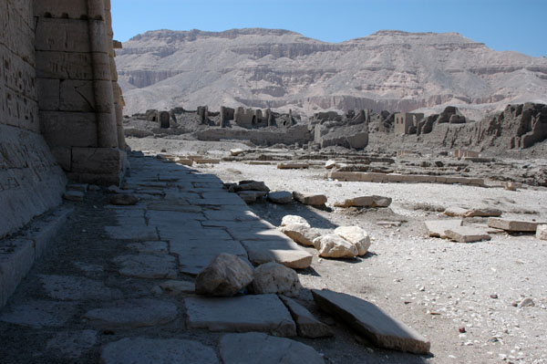 medinet_habu_jul_2006_0185