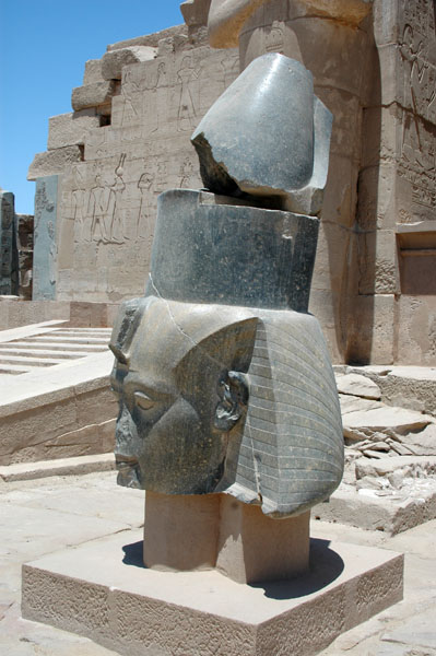 ramesseum_jul_2006_0024