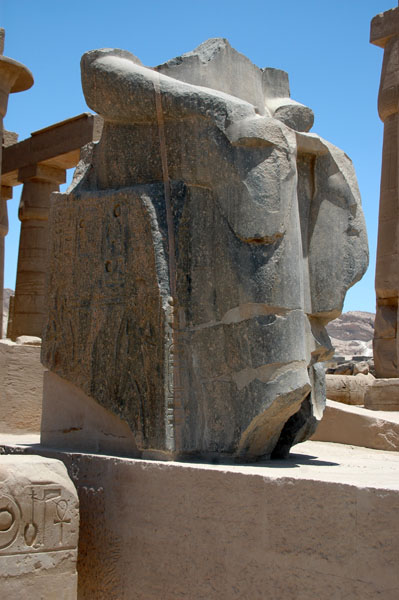 ramesseum_jul_2006_0093