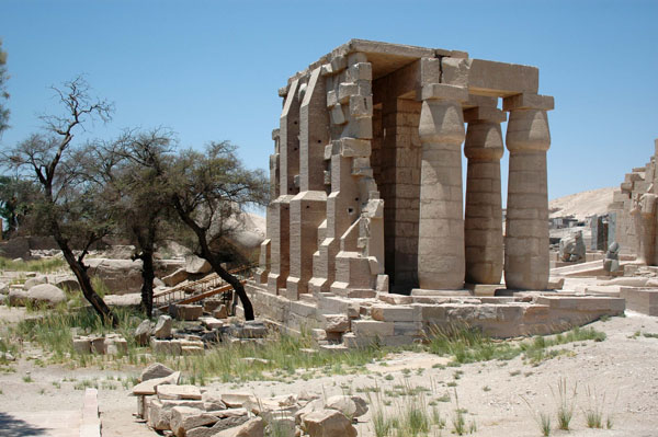 ramesseum_jul_2006_0104