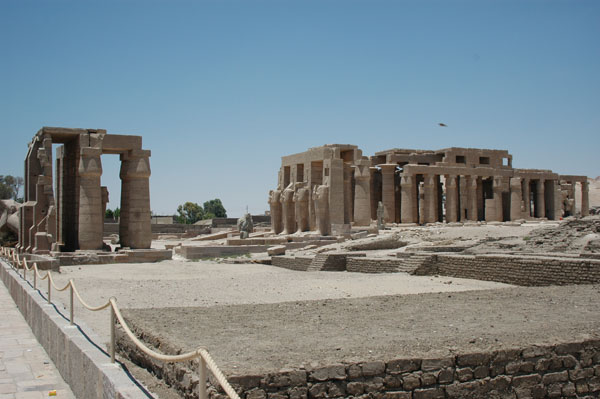 ramesseum_jul_2006_0110