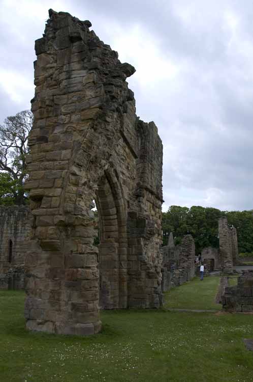 Basingwerk_Abbey_07_2013