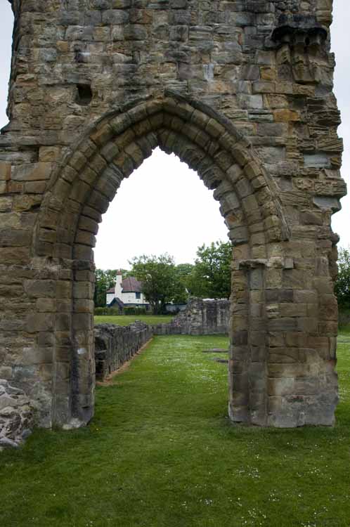 Basingwerk_Abbey_08_2013