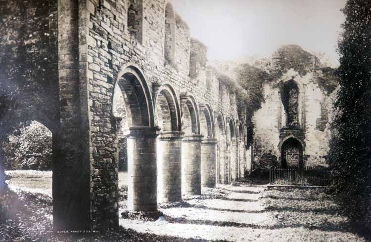 Boyle_Abbey_014_2013