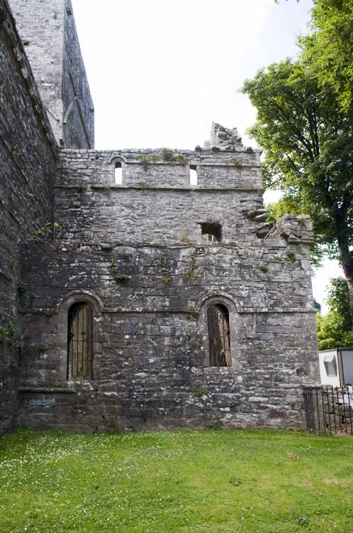 Boyle_Abbey_335_2013