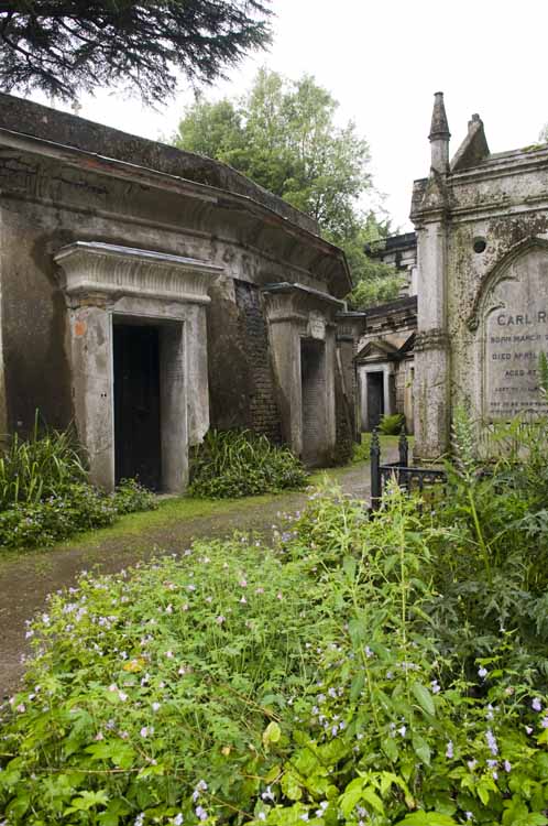 Highgate Cemetery 001