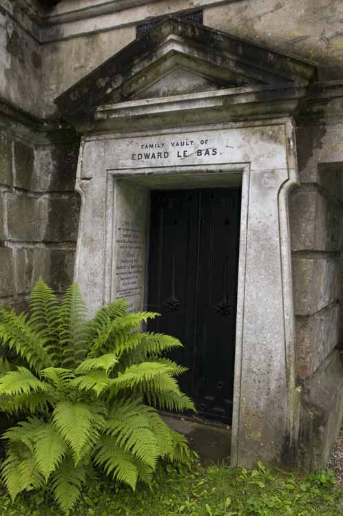 Highgate Cemetery 005