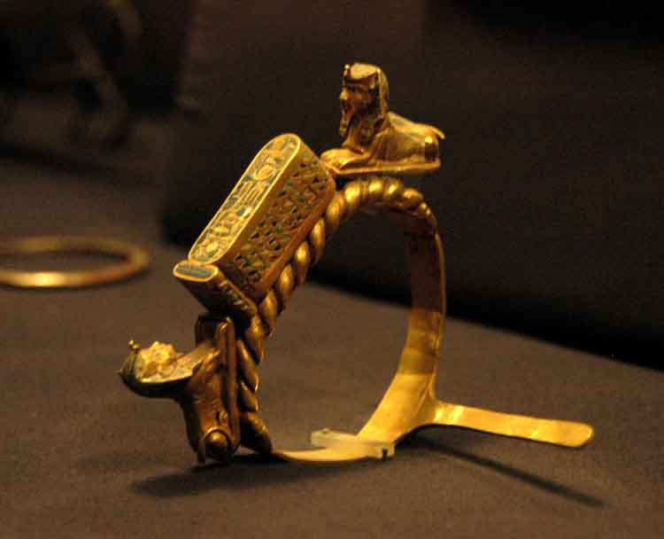 Dynasty 18 Ahmose armlet 1