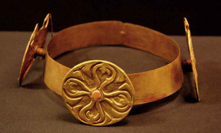 Old Kingdom diadem of gold