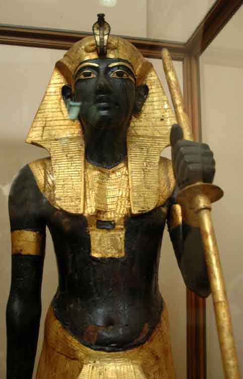 tutankhamun's ka statue 3