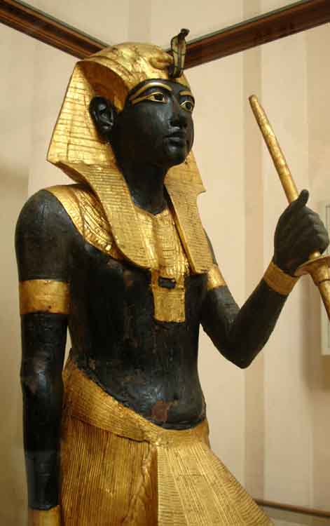 tutankhamun's ka statue 6