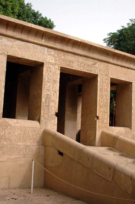 karnak_2004_107