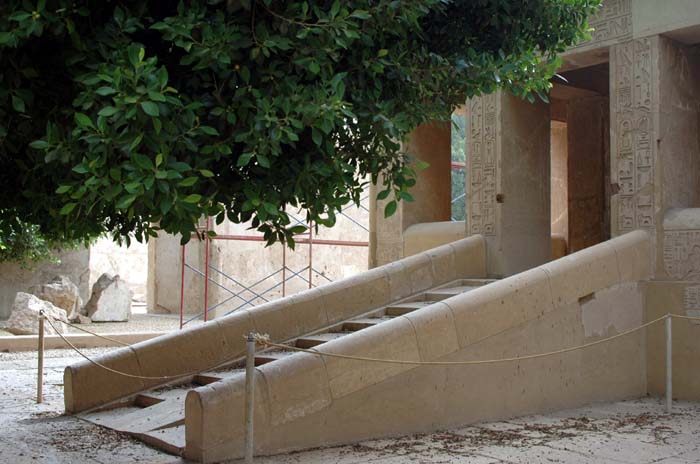 karnak_2004_115