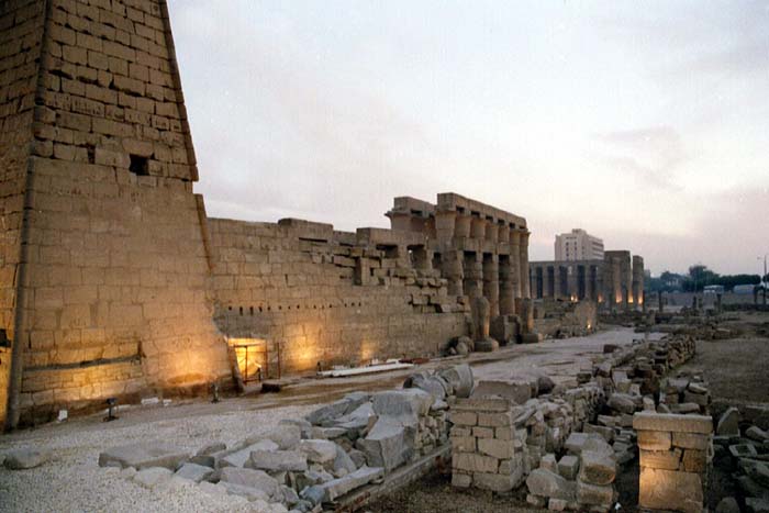 luxor_2002_002