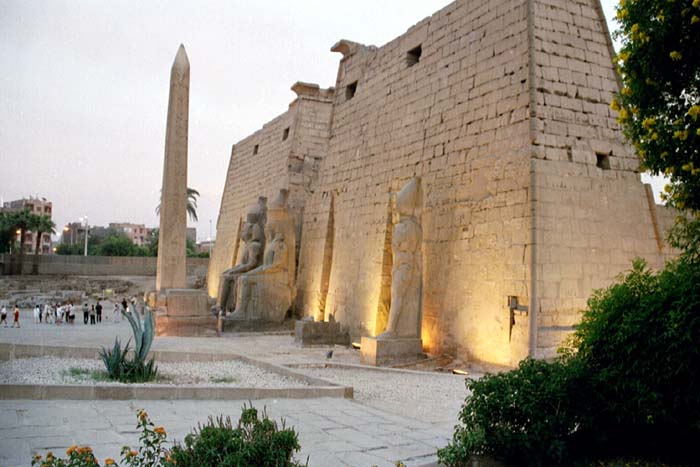 luxor_2002_003