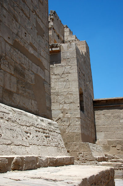medinet_habu_jul_2006_0014