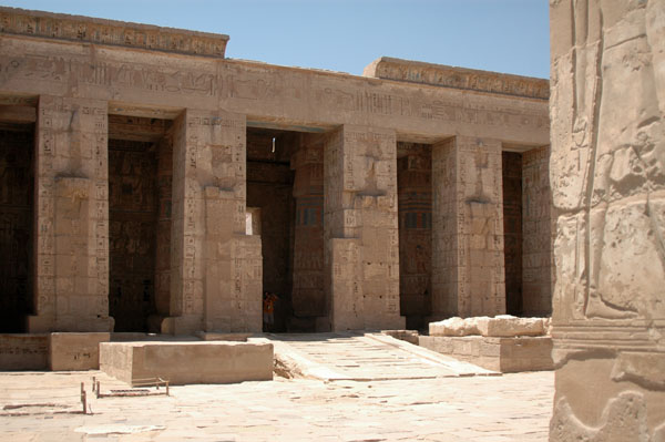 medinet_habu_jul_2006_0060