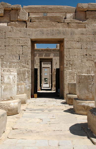medinet_habu_jul_2006_0108