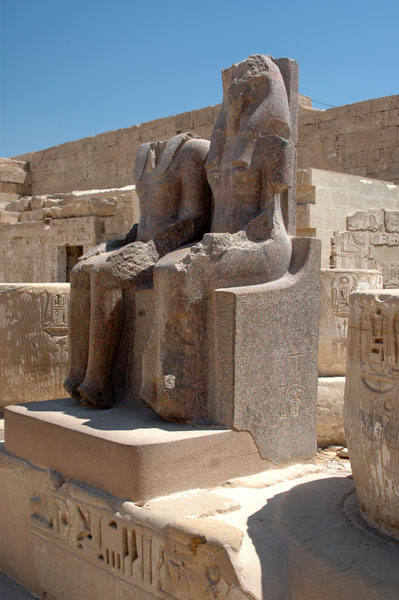 medinet_habu_jul_2006_0136