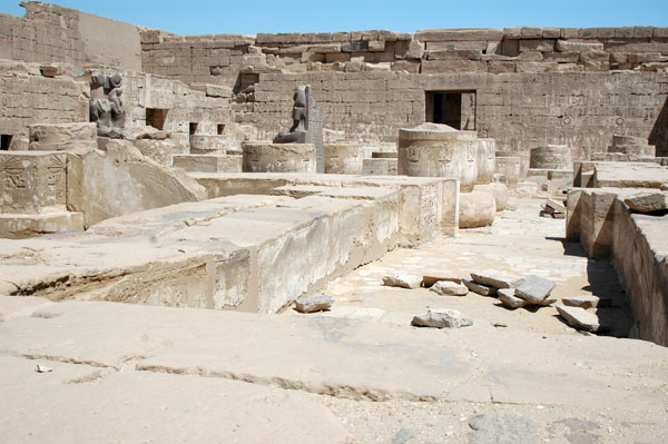 medinet_habu_jul_2006_0161