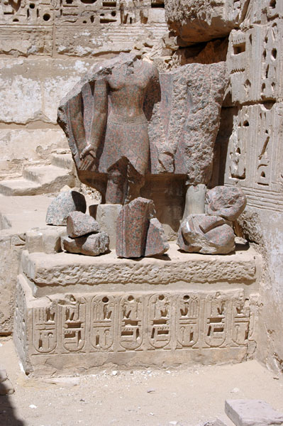 medinet_habu_jul_2006_0163