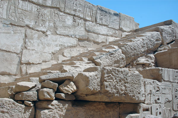 medinet_habu_jul_2006_0168