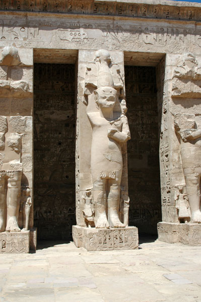 medinet_habu_jul_2006_0178