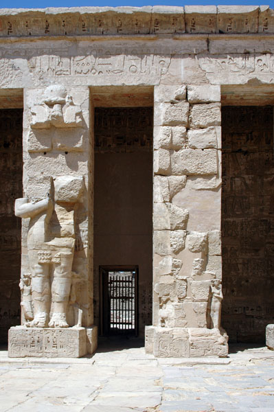 medinet_habu_jul_2006_0179