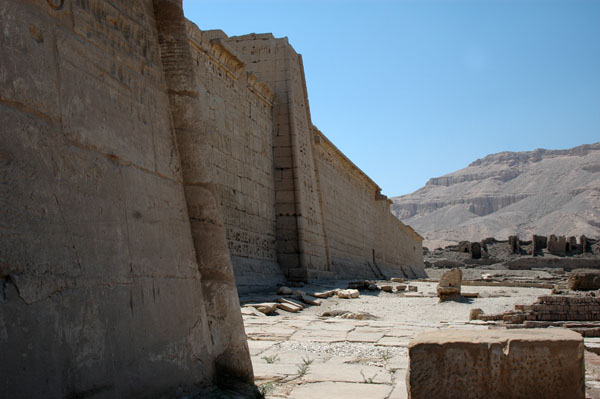medinet_habu_jul_2006_0184