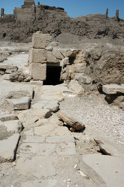 medinet_habu_jul_2006_0186