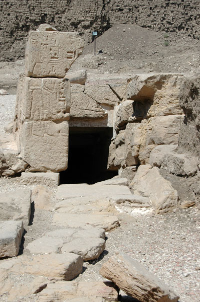 medinet_habu_jul_2006_0187