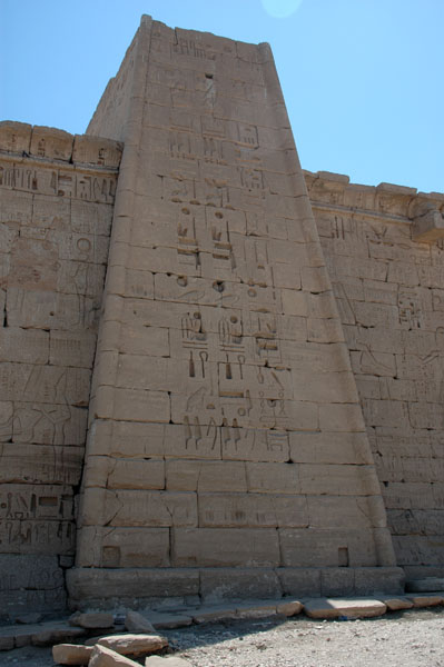 medinet_habu_jul_2006_0193