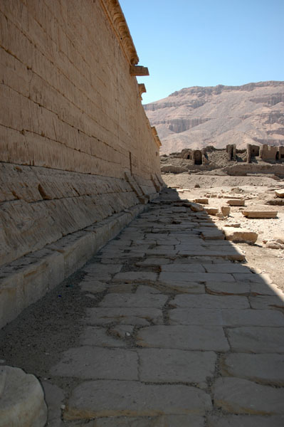medinet_habu_jul_2006_0195