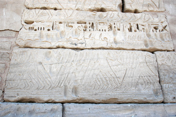 medinet_habu_jul_2006_0208