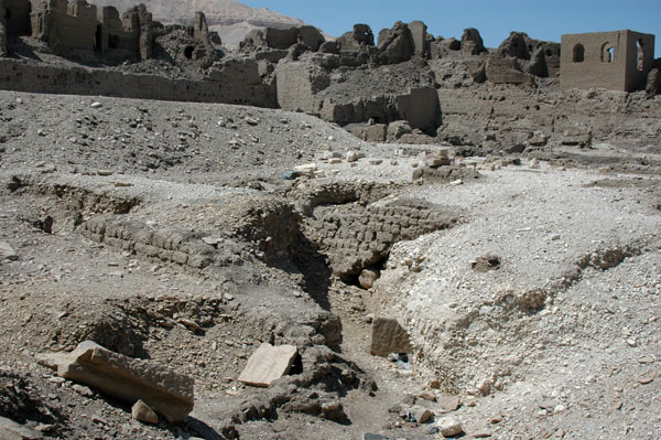 medinet_habu_jul_2006_0213