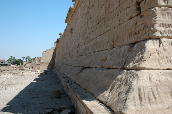 medinet_habu_jul_2006_0214