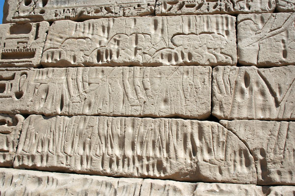 medinet_habu_jul_2006_0216