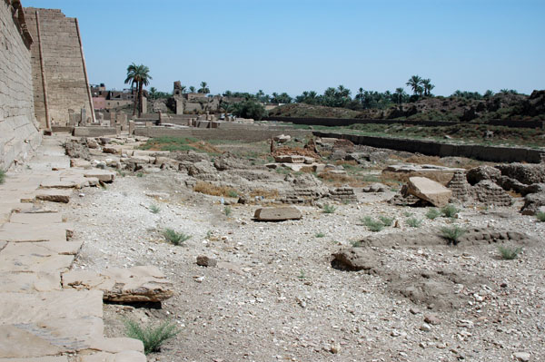 medinet_habu_jul_2006_0220