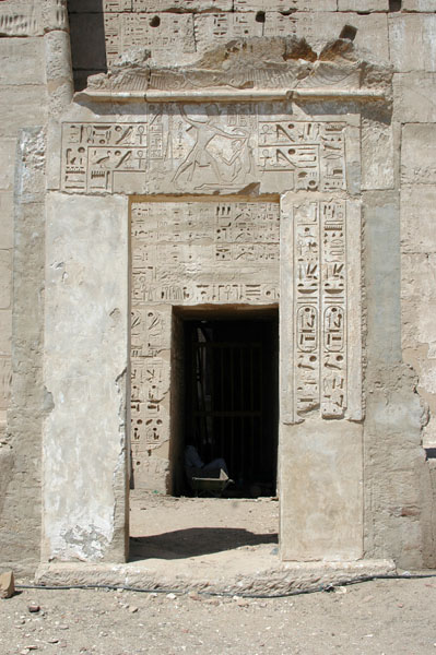 medinet_habu_jul_2006_0231