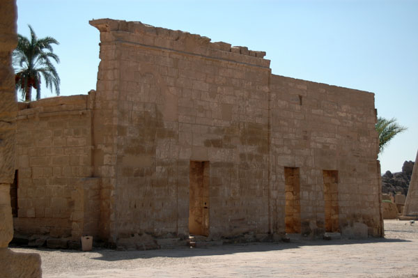 medinet_habu_jul_2006_0264