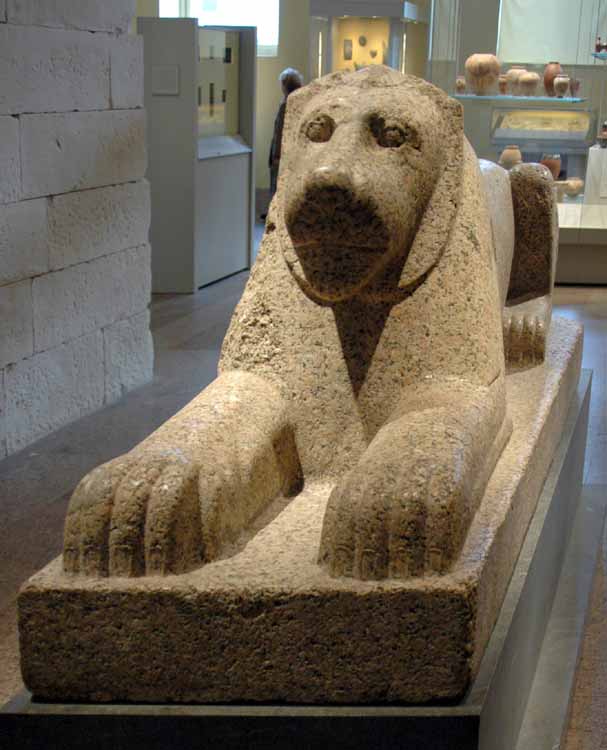 Dynasty 4, life sized Lion