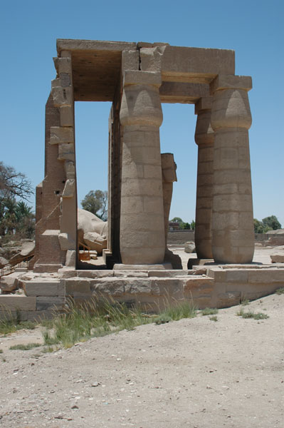 ramesseum_jul_2006_0102